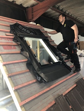 installation demonstration of eco+ reset roof window